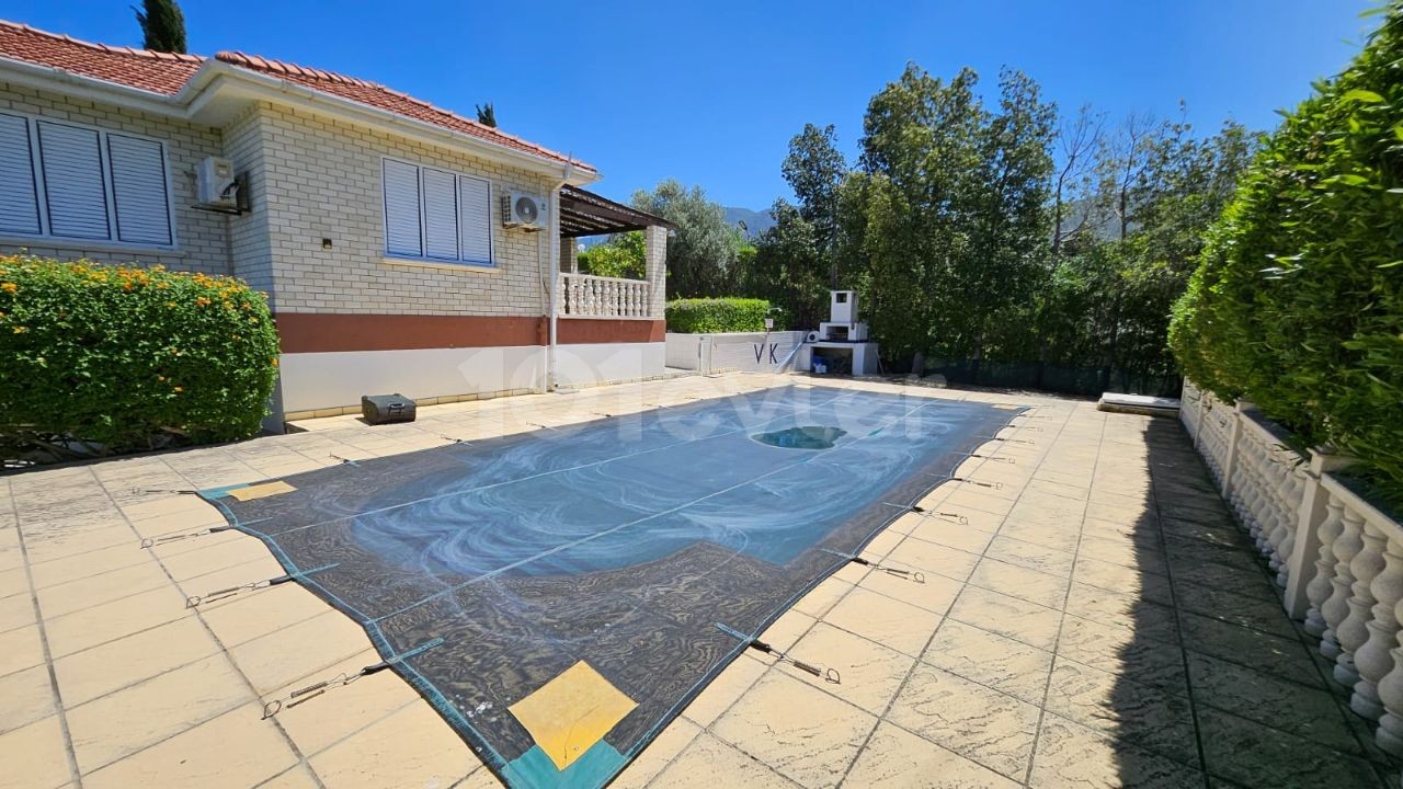 Girne Alsancak Bölgesinde  Satılık Villa