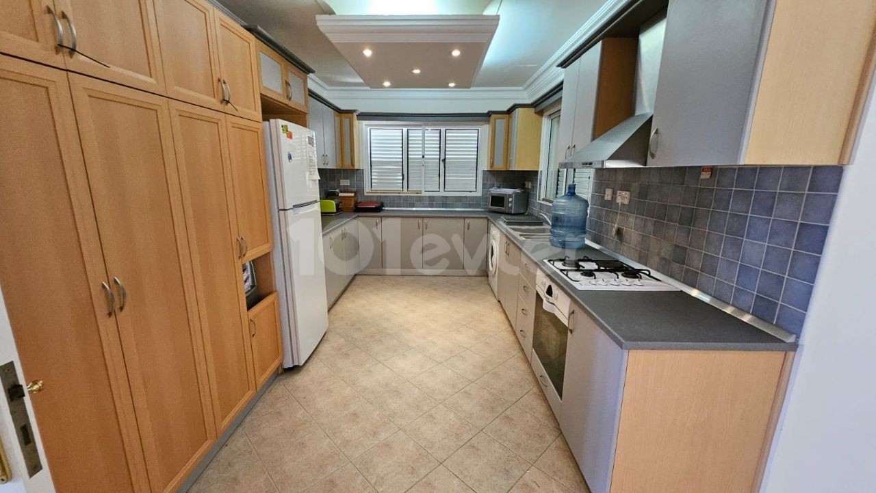 Villa zum Verkauf in der Region Kyrenia Alsancak