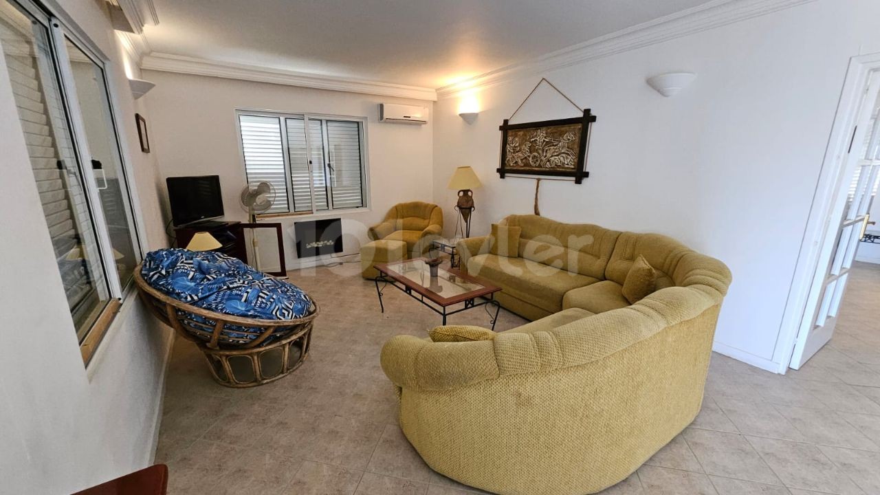 Girne Alsancak Bölgesinde  Satılık Villa