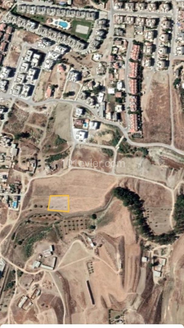 Land with Turkish title suitable for villa construction in Hamitköy ** 