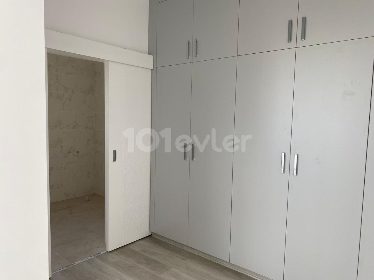 3+1 DUPLEX-VILLEN VON 220M2 ZU VERKAUFEN IN DER REGION GÖNYELİ YENİKENT VERKAUFSPREIS £165.000   AUTORISIERT: ZEHRA ERGENGIL TELEFON: 0548 827 0055 ZYPERN ADA EIGENTUM