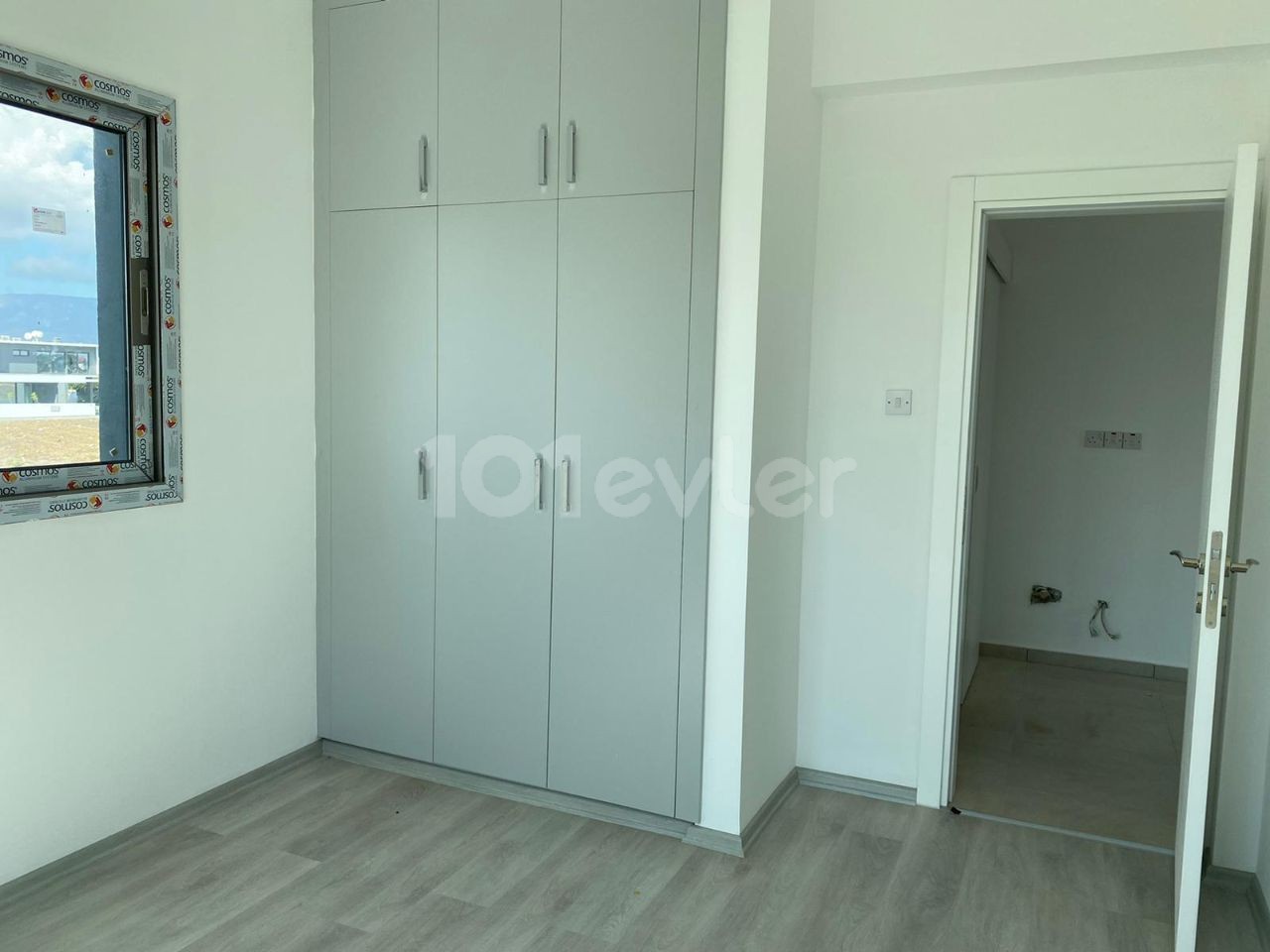 3+1 DUPLEX-VILLEN VON 220M2 ZU VERKAUFEN IN DER REGION GÖNYELİ YENİKENT VERKAUFSPREIS £165.000   AUTORISIERT: ZEHRA ERGENGIL TELEFON: 0548 827 0055 ZYPERN ADA EIGENTUM