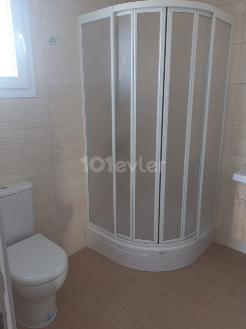 TEILMÖBLIERTE 3+1 VILLA ZU VERMIETEN IN GÖNYELİ. AB £600 MONATLICH 1 VERMIETUNG 2 EINZAHLUNG 1 KOMMISSION.  AUTORISIERT: ZEHRA ERGENGIL TELEFON: 0548 827 0055 ZYPERN ADA EIGENTUM