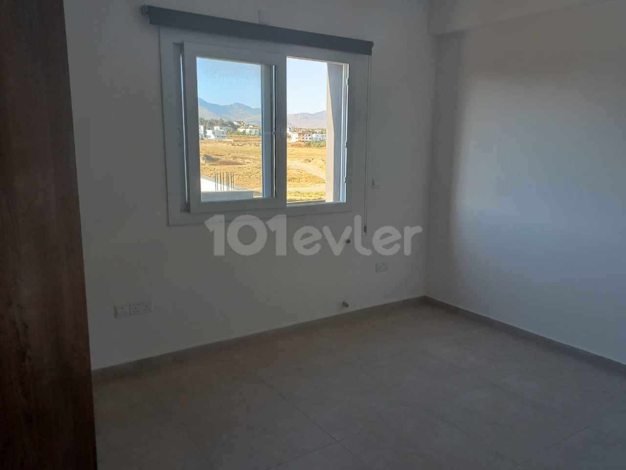 TEILMÖBLIERTE 3+1 VILLA ZU VERMIETEN IN GÖNYELİ. AB £600 MONATLICH 1 VERMIETUNG 2 EINZAHLUNG 1 KOMMISSION.  AUTORISIERT: ZEHRA ERGENGIL TELEFON: 0548 827 0055 ZYPERN ADA EIGENTUM