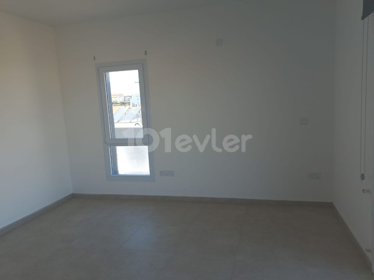 TEILMÖBLIERTE 3+1 VILLA ZU VERMIETEN IN GÖNYELİ. AB £600 MONATLICH 1 VERMIETUNG 2 EINZAHLUNG 1 KOMMISSION.  AUTORISIERT: ZEHRA ERGENGIL TELEFON: 0548 827 0055 ZYPERN ADA EIGENTUM