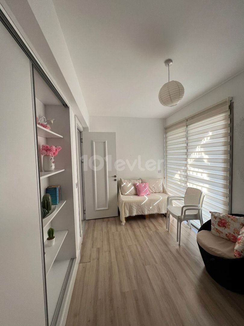 Flat To Rent in Alsancak, Kyrenia