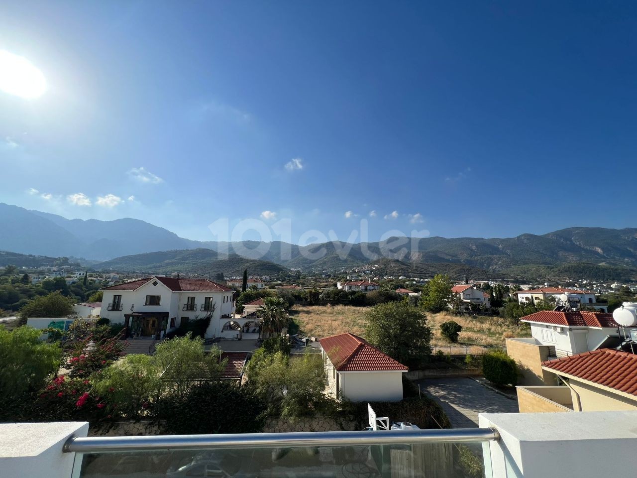 Flat To Rent in Alsancak, Kyrenia