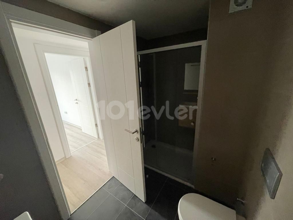 GİRNE MERKEZ 3+1  YENİ DAİRE LÜKS SİTEDE 