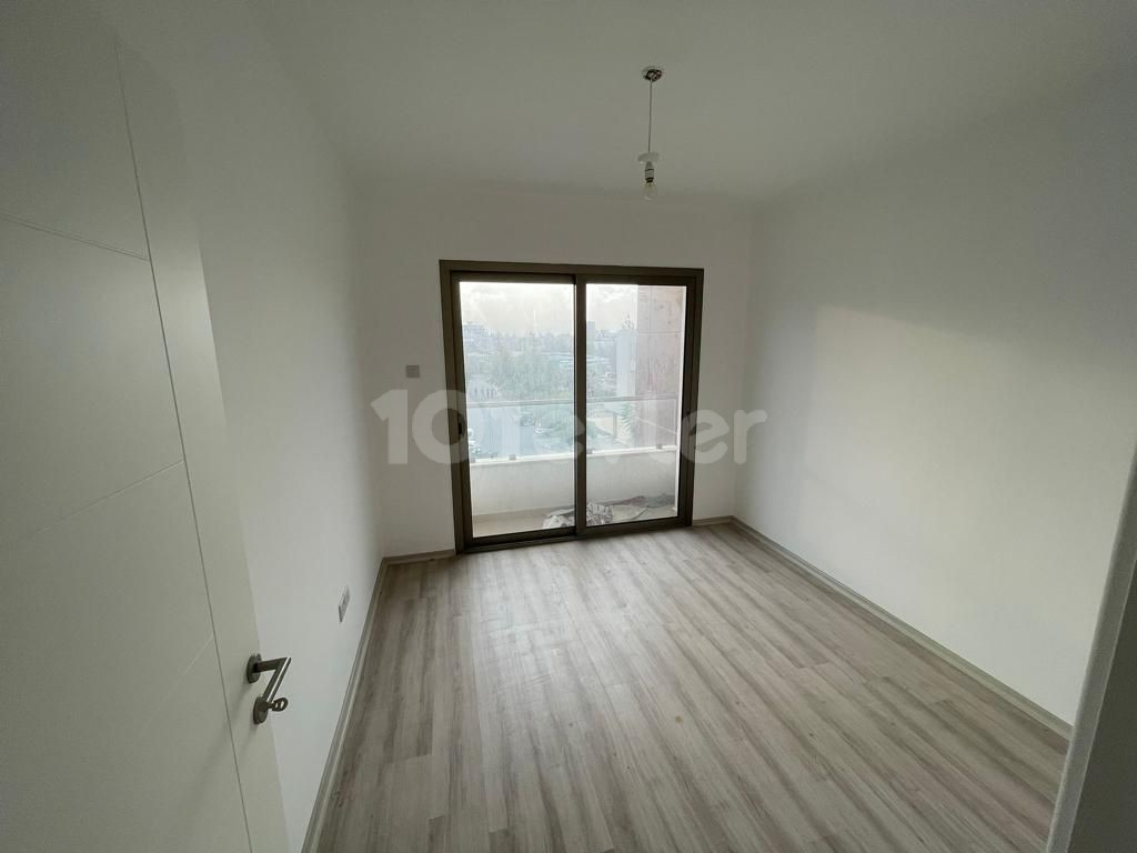 GİRNE MERKEZ 3+1  YENİ DAİRE LÜKS SİTEDE 