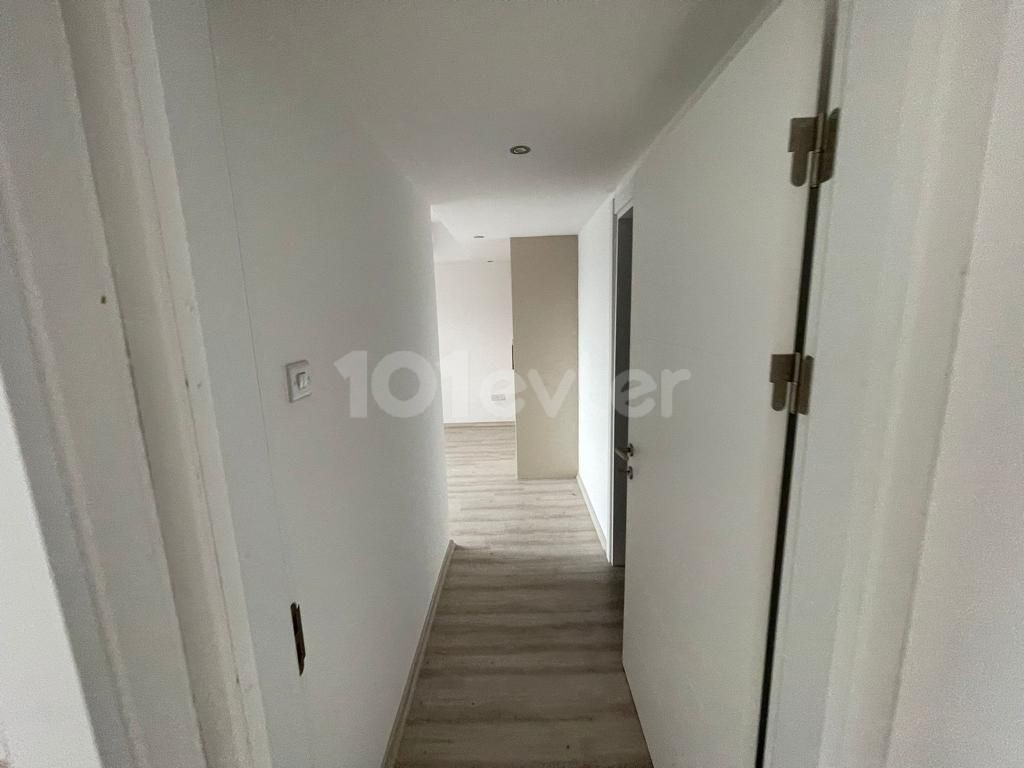 GİRNE MERKEZ 3+1  YENİ DAİRE LÜKS SİTEDE 