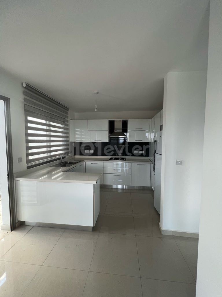 Flat To Rent in Aşağı Girne, Kyrenia