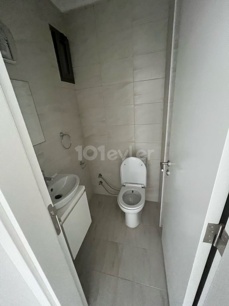 Flat To Rent in Aşağı Girne, Kyrenia