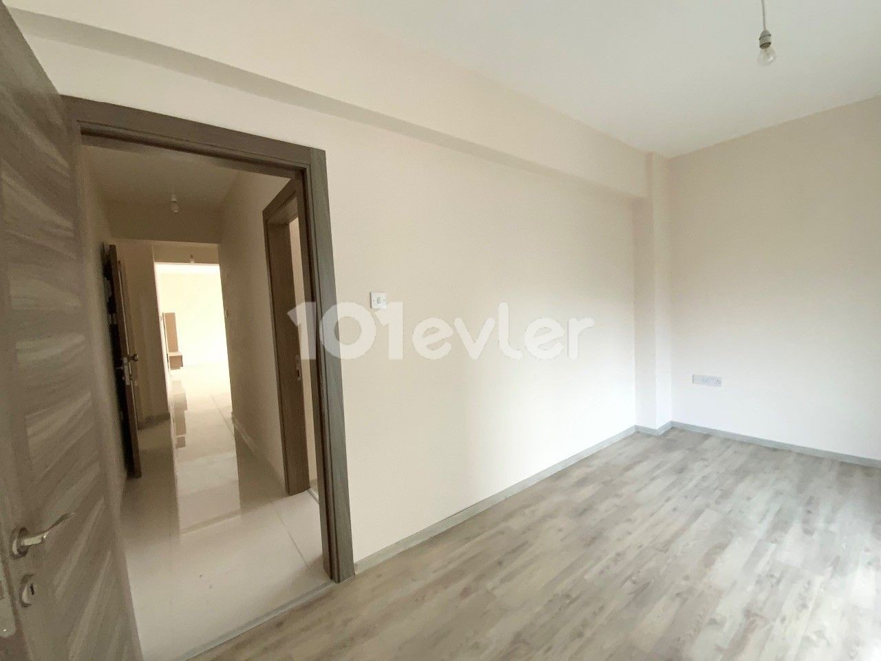 GİRNE MERKEZDE DENİZ MANZARALI 2+1 DAİRE