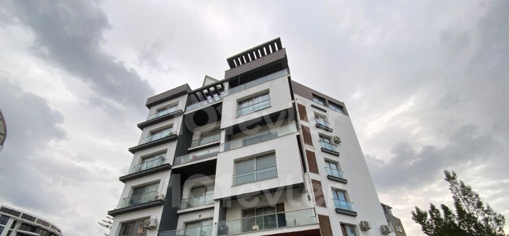 GİRNE MERKEZDE DENİZ MANZARALI 2+1 DAİRE