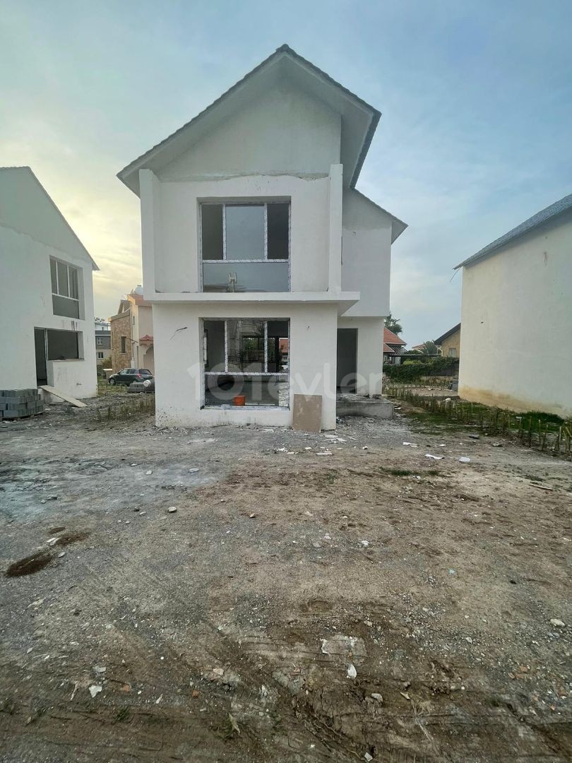 2+1 VILLA ZUM VERKAUF IN KARŞIYAKA