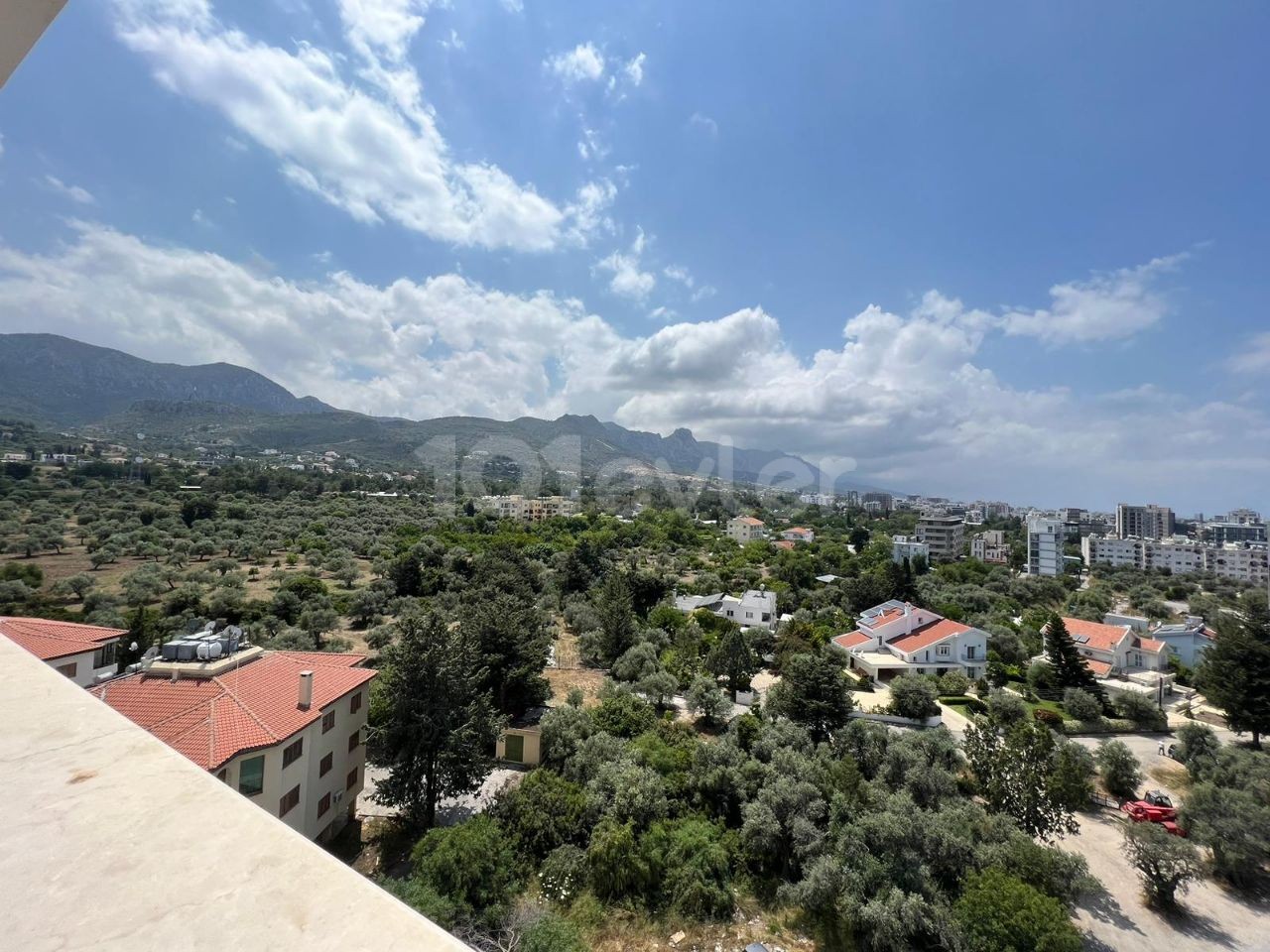 2+1 DUBLEX FLAT FOR SALE IN THE CENTER OF KYRENIA