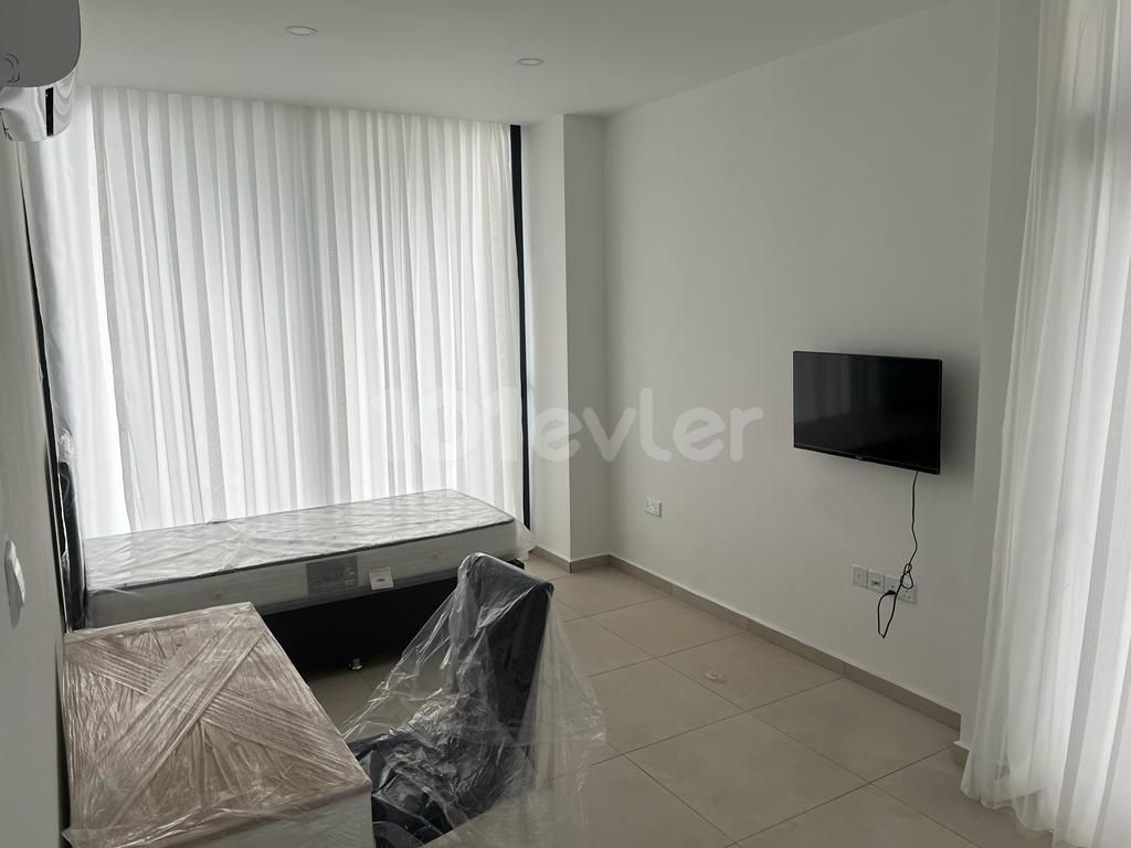 1+0 MONTHLY RENTAL FLAT IN THE SITE IN KYRENIA ZEYTİNLİK AREA IS SUITABLE FOR HOLIDAYS AND SHORT TERM RENTALS