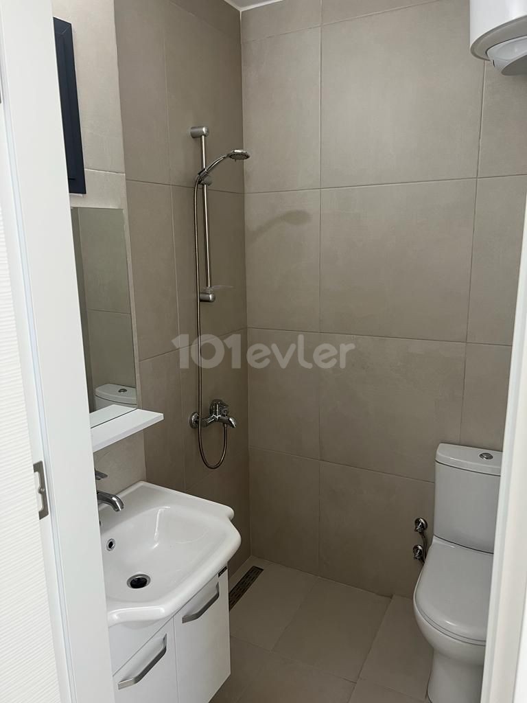 1+0 MONTHLY RENTAL FLAT IN THE SITE IN KYRENIA ZEYTİNLİK AREA IS SUITABLE FOR HOLIDAYS AND SHORT TERM RENTALS