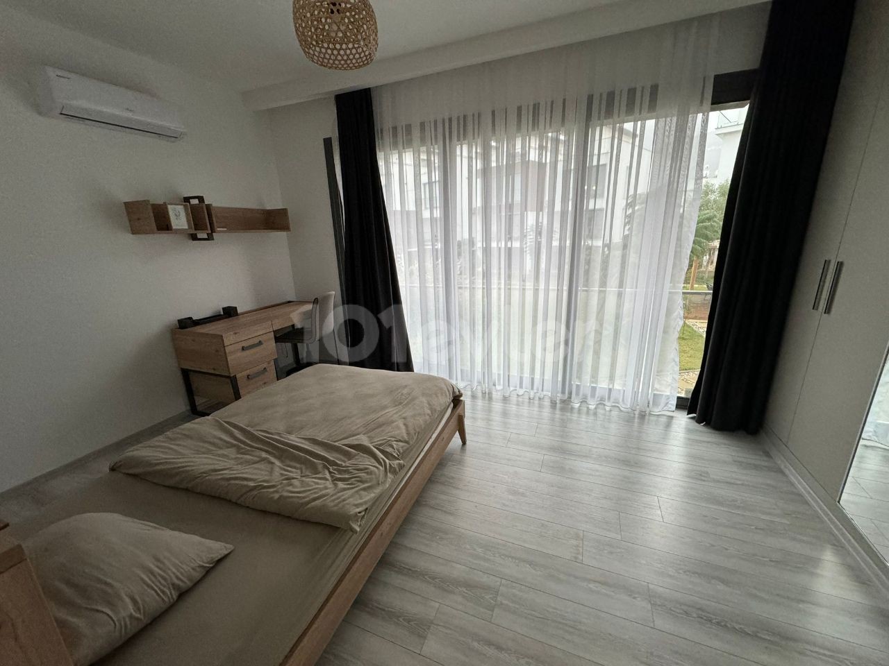 3+1 PENTHOUSE-WOHNUNG ZU VERMIETEN IM ZENTRUM VON GİRNE ZEYTİNLİK