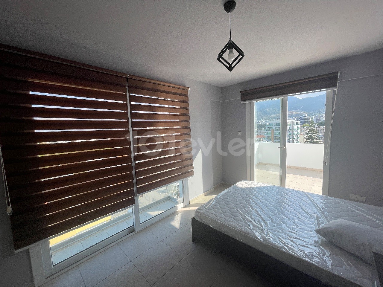 Girne Kaşgarda Aylık Ödemeli Dağ ve Deniz Manzaralı Penthouse 