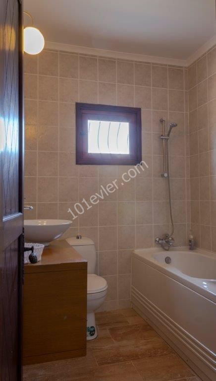 Esentepe bölgesinde günlük kiralık 3+1 villa 