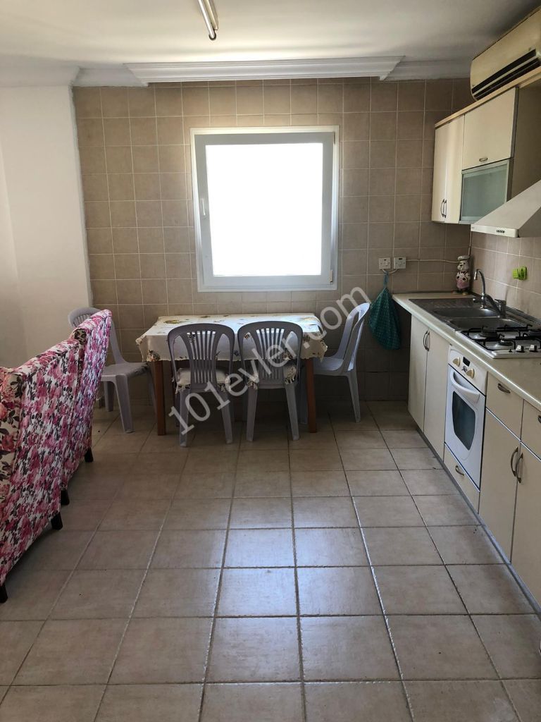 Kyrenia Centre 1+1 flat for rent