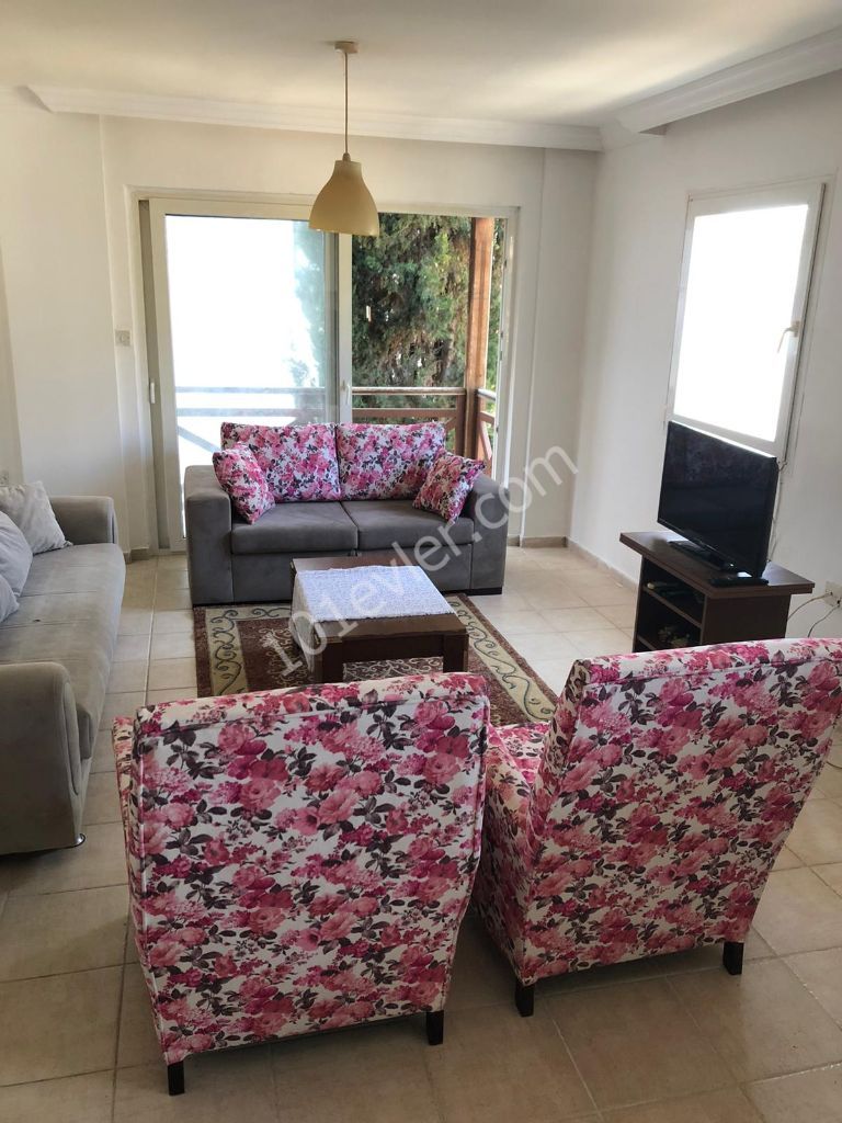 Kyrenia Centre 1+1 flat for rent