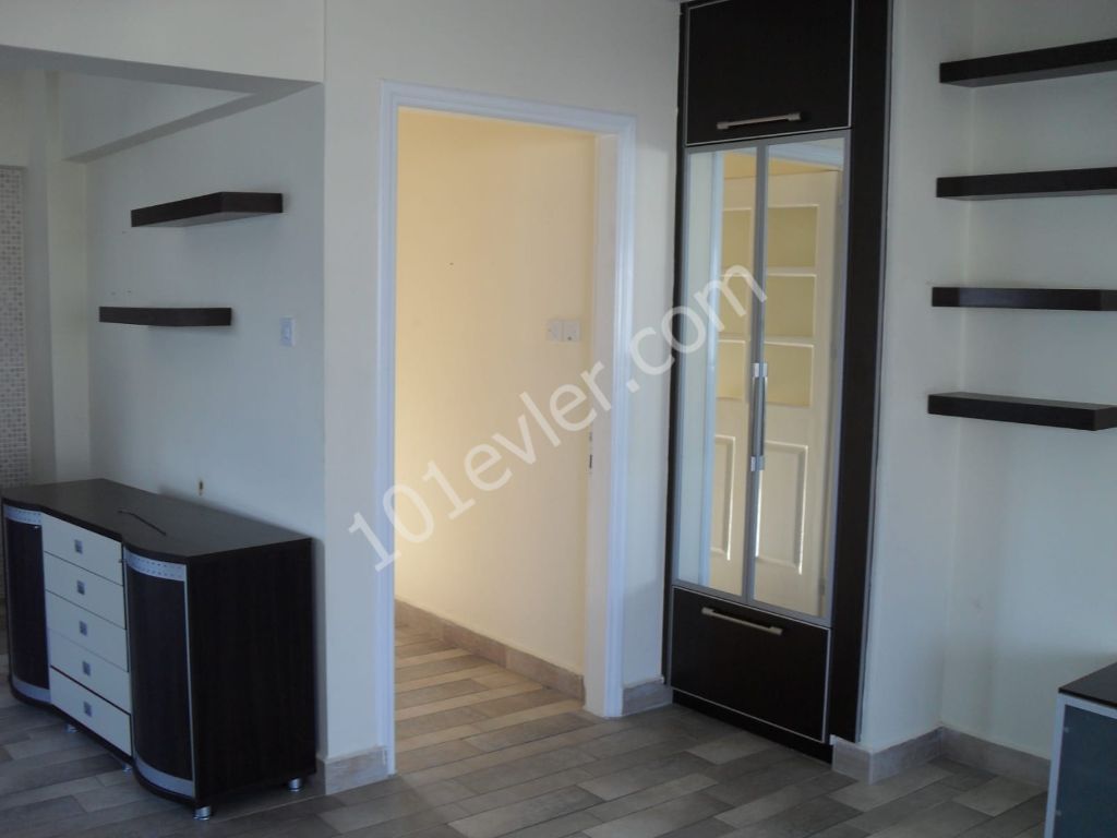 GİRNE MERKEZDE KİRALIK 2+2 DAİRE