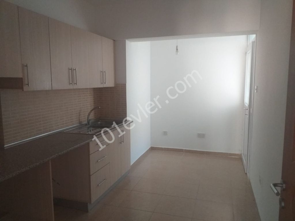 KARAKUM AREA 2+1 FLAT FOR RENT