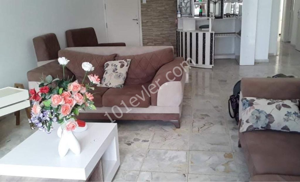 Kyrenia Centre 3+1 flat for rent