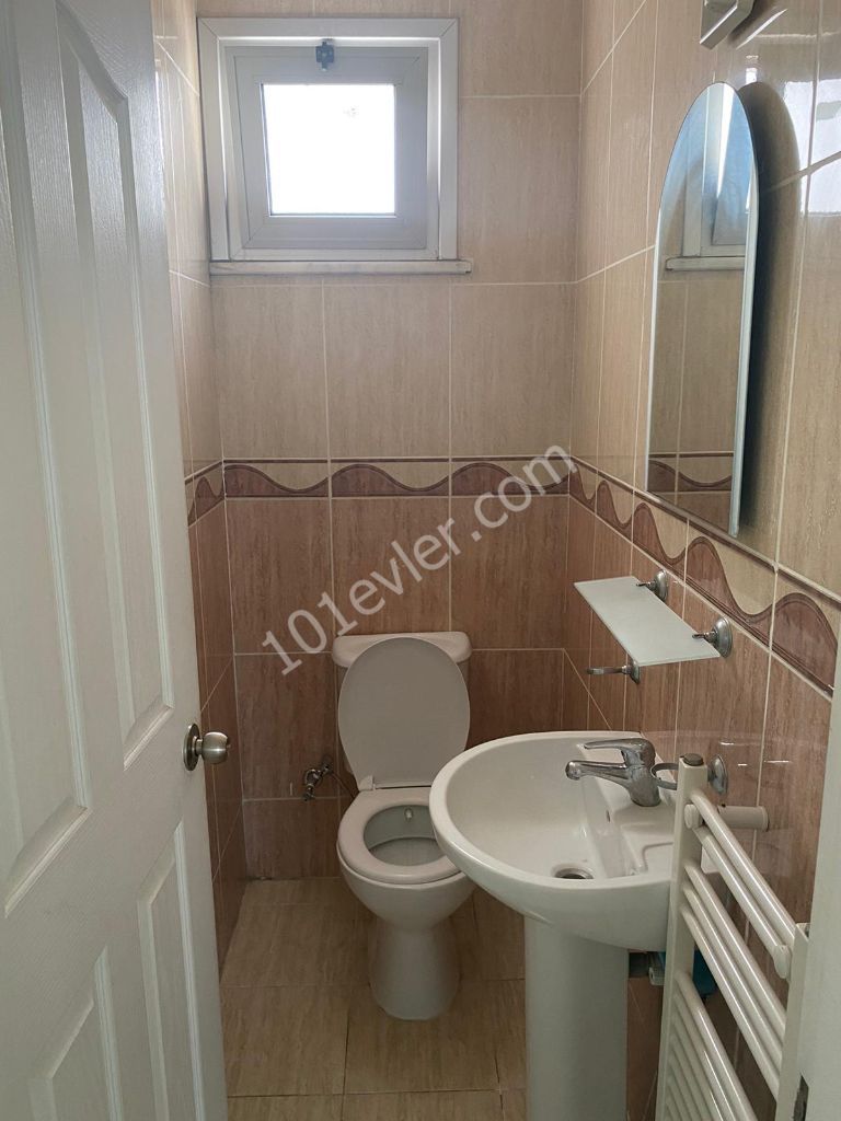 Kyrenia Centre Unfurnished 3+1 flat for rent