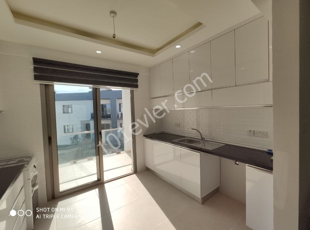 ALSANCAK AREA 2+1 FLAT FOR SALE