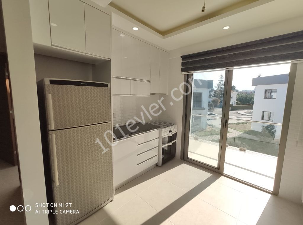 ALSANCAK AREA 2+1 FLAT FOR SALE