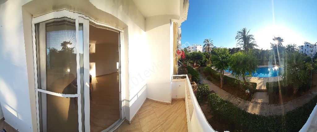 Girne Merkezde Site İçerisinde Satılık  3+1 Daire!!!/   3+1 Apartment for sale in the center of Kyrenia!!!