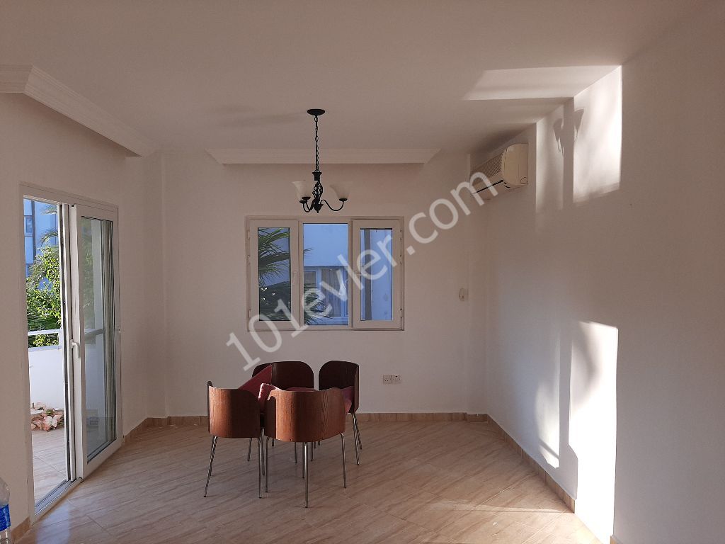 Girne Merkezde Site İçerisinde Satılık  3+1 Daire!!!/   3+1 Apartment for sale in the center of Kyrenia!!!