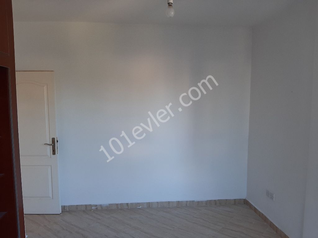 Girne Merkezde Site İçerisinde Satılık  3+1 Daire!!!/   3+1 Apartment for sale in the center of Kyrenia!!!