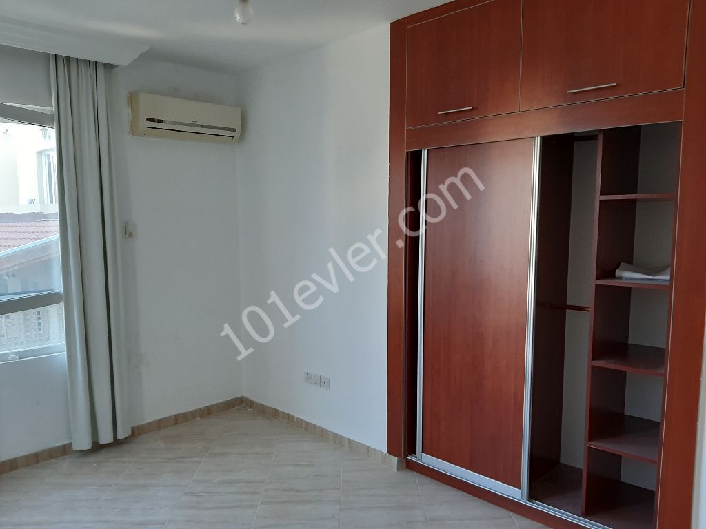 3+1 Wohnung Zum Verkauf Im Zentrum Von Kyrenia!!!/ 3 + 1 Apartment zum Verkauf im Zentrum von Kyrenia!!! ** 