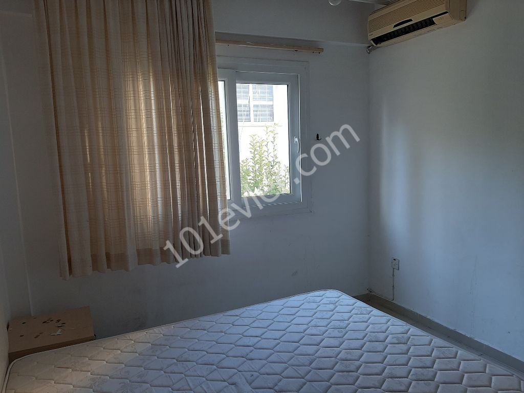 3+1 Wohnung Zum Verkauf Im Zentrum Von Kyrenia!!! / 3+1 Apartment zum Verkauf im Zentrum von Kyrenia ** 