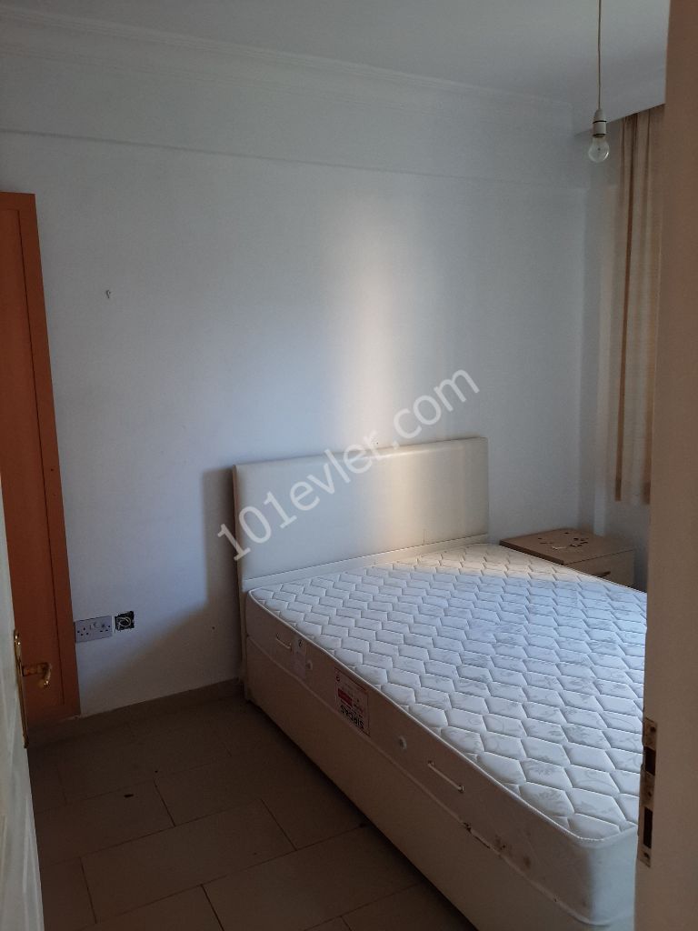 3+1 Wohnung Zum Verkauf Im Zentrum Von Kyrenia!!! / 3+1 Apartment zum Verkauf im Zentrum von Kyrenia ** 