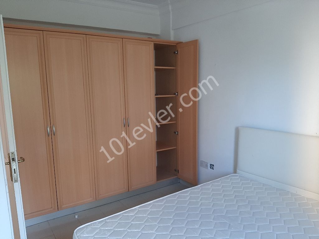 3+1 Wohnung Zum Verkauf Im Zentrum Von Kyrenia!!! / 3+1 Apartment zum Verkauf im Zentrum von Kyrenia ** 