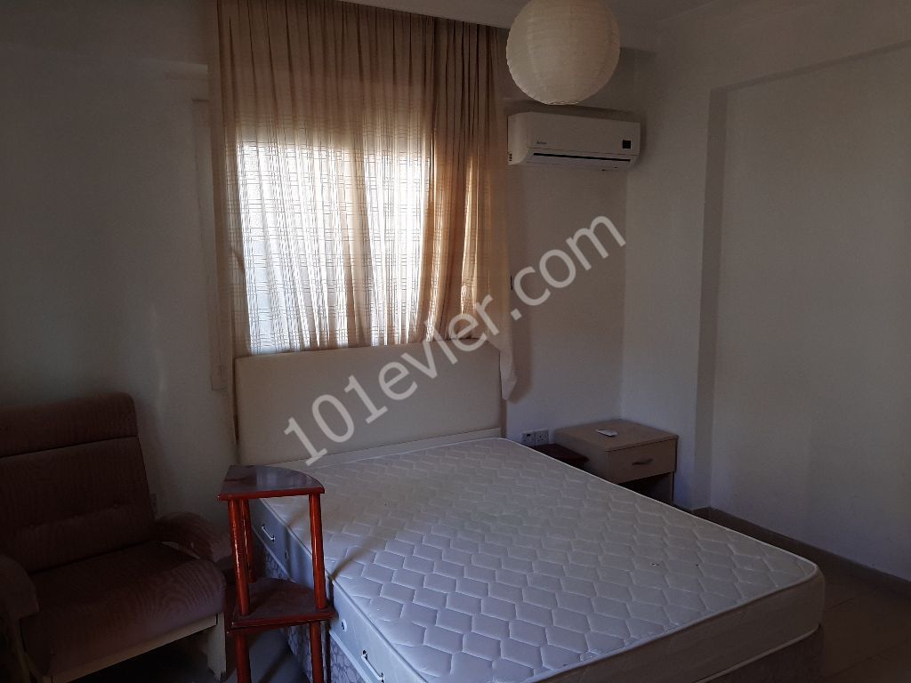 3+1 Wohnung Zum Verkauf Im Zentrum Von Kyrenia!!! / 3+1 Apartment zum Verkauf im Zentrum von Kyrenia ** 