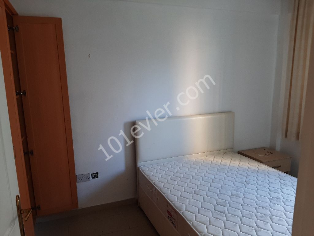 3+1 Wohnung Zum Verkauf Im Zentrum Von Kyrenia!!! / 3+1 Apartment zum Verkauf im Zentrum von Kyrenia ** 