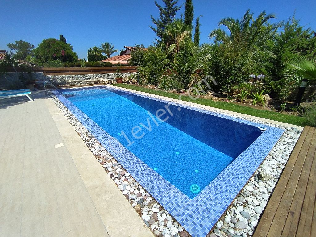 Zu verkaufen Villa mit Pool in Kyrenia, Catalkoy, Lu 2+1 +905428777144 Llogarapp Turkce, English, Rus ** 