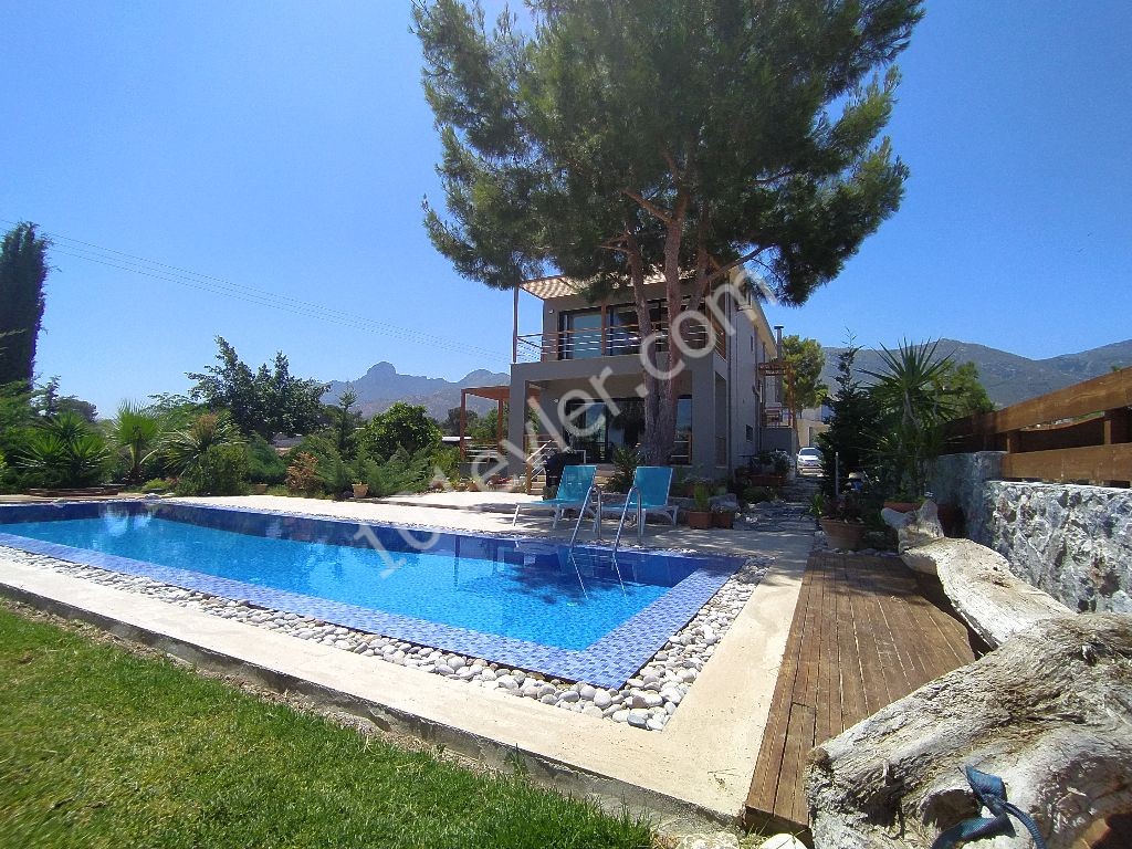 Zu verkaufen Villa mit Pool in Kyrenia, Catalkoy, Lu 2+1 +905428777144 Llogarapp Turkce, English, Rus ** 