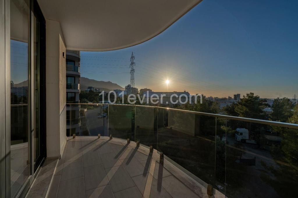 ULTRA LUXURIOUS MOUNTAIN SEA AND CITY VIEW 2+1 FLAT IN KYRENIA CENTER (THERE IS ONE ON EVERY FLOOR 3.4.5.)