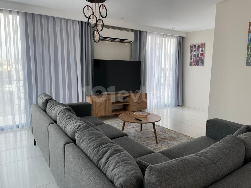 SPECIAL DESIGN 3 BEDROOM PENTHOUSE FLAT IN KYRENIA CENTER