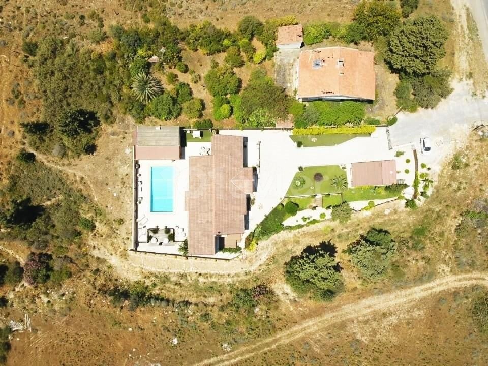 DETACHED HOUSE FOR SALE IN NATURE IN KARSIYAKA!!!