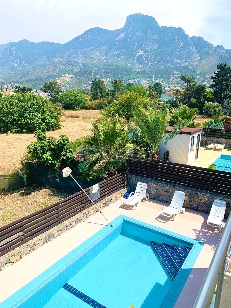Gemütliche Villa mit 3 Schlafzimmern und herrlichem Bergblick in Gehweite zum Meer! ** 