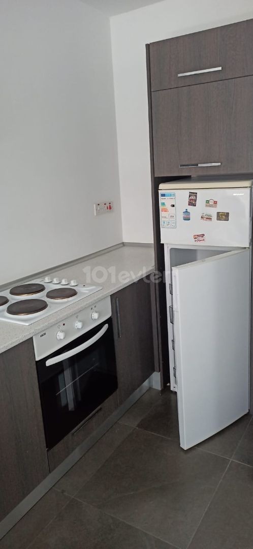 GİRNE MERKEZ'DE 1+1 EŞYALI KİRALIK PENTHOUSE!!