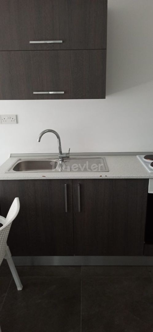 GİRNE MERKEZ'DE 1+1 EŞYALI KİRALIK PENTHOUSE!!